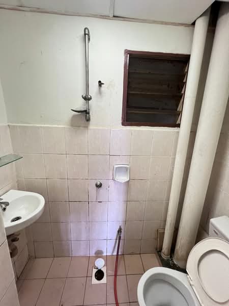 Pangsapuri untuk Dijual di Putra Permai Block D - Felix Wong - PropertyGuru.com.my