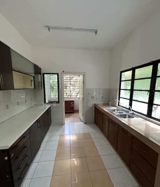 Townhouse for Rent in Petaling Jaya (Selangor) - Chris Chew - Kitchen - PropertyGuru.com.my
