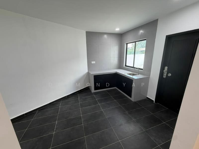 Rumah Teres 2 Tingkat untuk Dijual di Taman Anggerik (Johor Bahru) - Desmond Yap - Kitchen - PropertyGuru.com.my