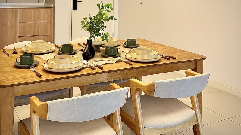 Kondominium untuk Disewa di Vierra Residence - Pearl Ho - Dining Room - PropertyGuru.com.my