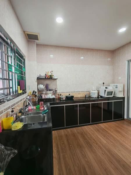 2-storey Terraced House for Sale in Taman Desa Cemerlang (Ulu Tiram) - Jason Tan - Kitchen - PropertyGuru.com.my