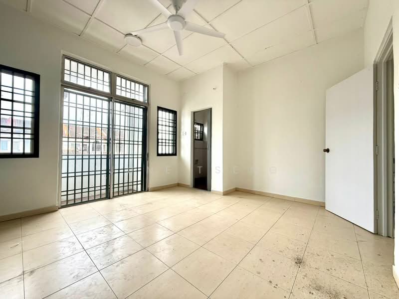 2-storey Terraced House for Sale in Bukit Indah (Iskandar Puteri (Nusajaya)) - June Tseng - Living Room - PropertyGuru.com.my