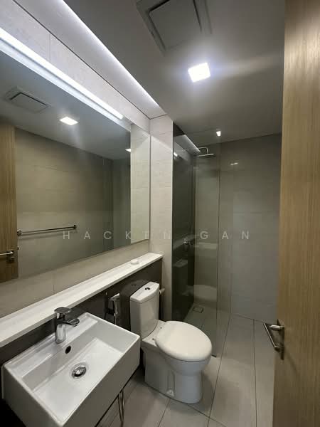 Servis Apartment untuk Disewa di Cantara Residences - Hacken Gan - Bathroom - PropertyGuru.com.my