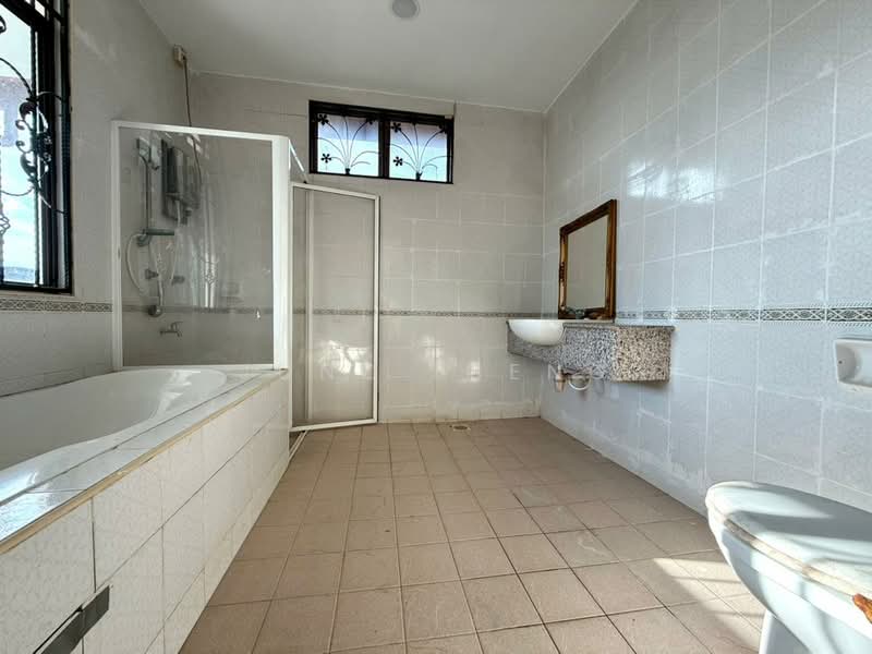 Semi-Detached House for Sale in Johor Bahru (Johor) - June Tseng - Bathroom - PropertyGuru.com.my