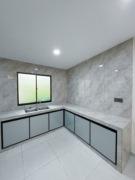 Rumah Teres 1 Tingkat untuk Dijual di Taman Abad (Johor Bahru) - June Tseng - Kitchen - PropertyGuru.com.my