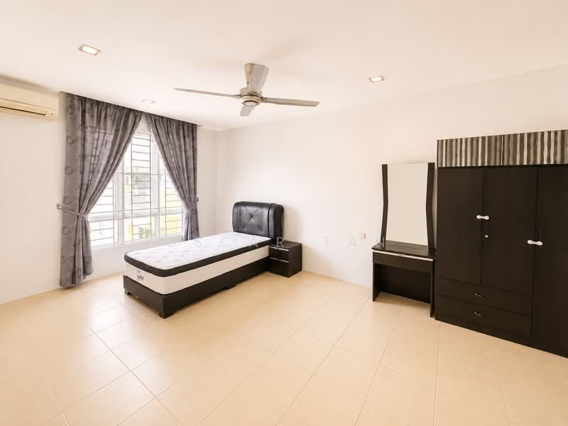 Kondominium untuk Disewa di Platinum Lake PV 12 - Oscar Tan - Bedroom - PropertyGuru.com.my