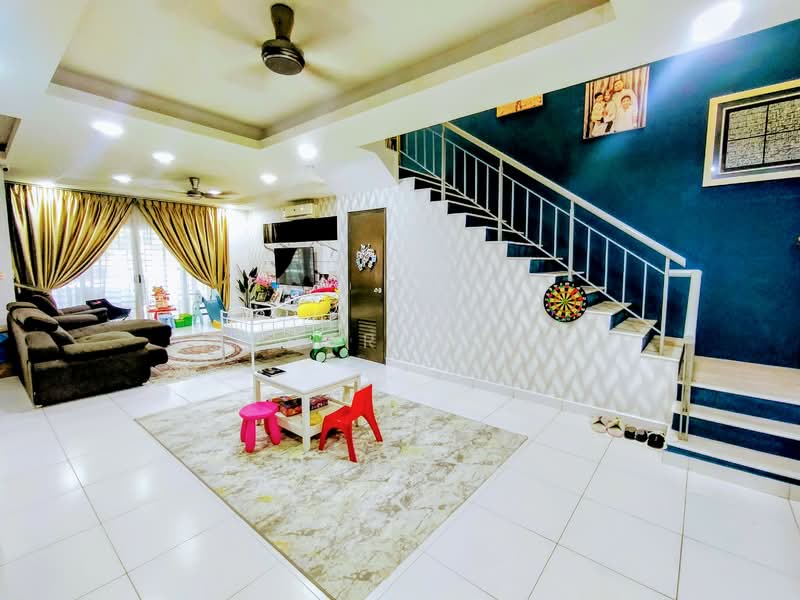 2-storey Terraced House for Sale in Denai Alam (Shah Alam) - Azhar Mohd - Living Room - PropertyGuru.com.my