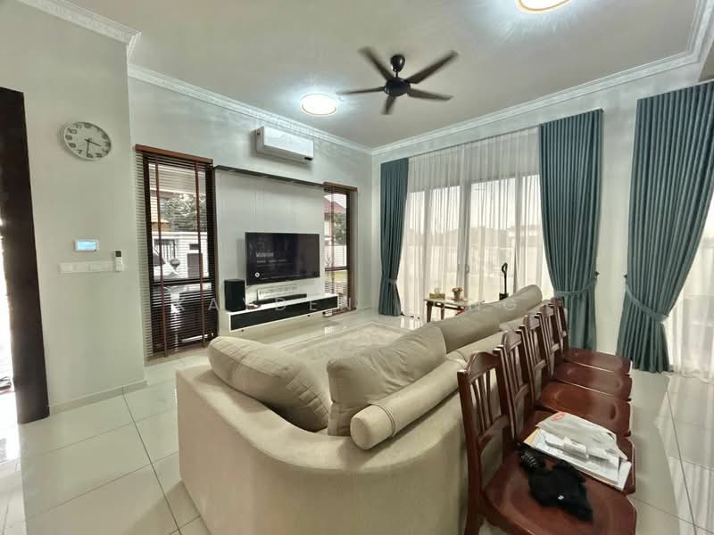 Rumah Berkembar untuk Dijual di Setia Mayuri (Semenyih) - Kayden Bong - Living Room - PropertyGuru.com.my