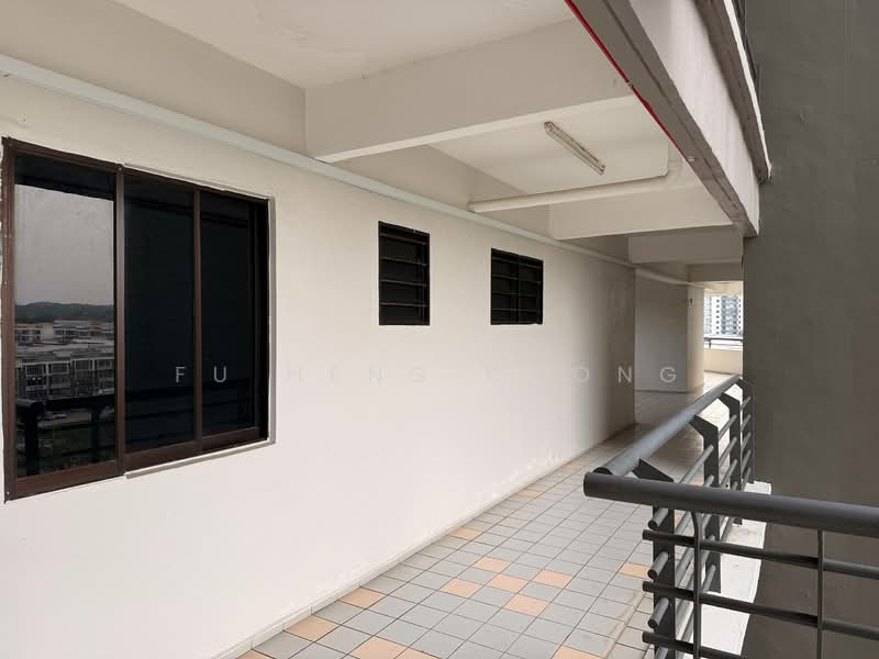 Pangsapuri untuk Dijual di Seri Mutiara Apartment - Fu Heng Chong - Corridor - PropertyGuru.com.my