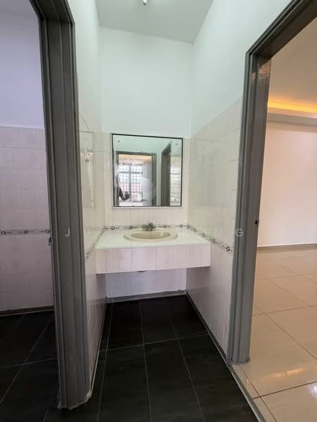 2-storey Terraced House for Sale in Bandar Seri Alam (Masai) - June Tseng - Bathroom - PropertyGuru.com.my