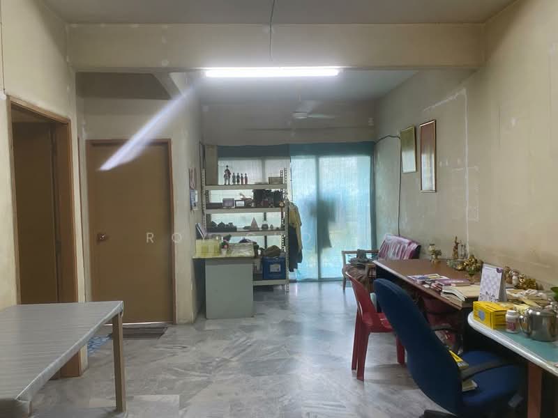 Pangsapuri untuk Dijual di Sri Anggerik 1 - Roy Choong - Living Room - PropertyGuru.com.my