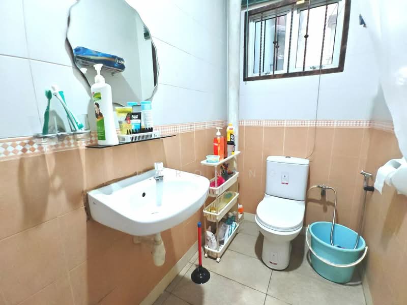 Rumah Teres 2 Tingkat untuk Dijual di Taman Desa Tebrau (Tebrau) - Sharon Ng - Bathroom - PropertyGuru.com.my