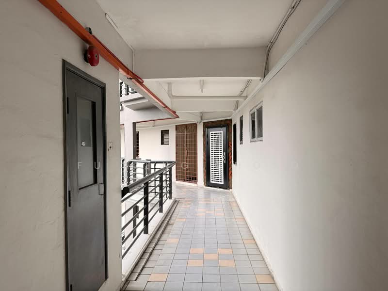 Pangsapuri untuk Dijual di Seri Mutiara Apartment - Fu Heng Chong - Corridor - PropertyGuru.com.my