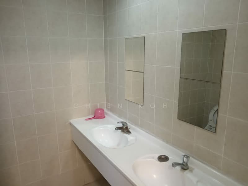 Kondominium untuk Disewa di Casa Tropicana - Chien Koh - Bathroom - PropertyGuru.com.my