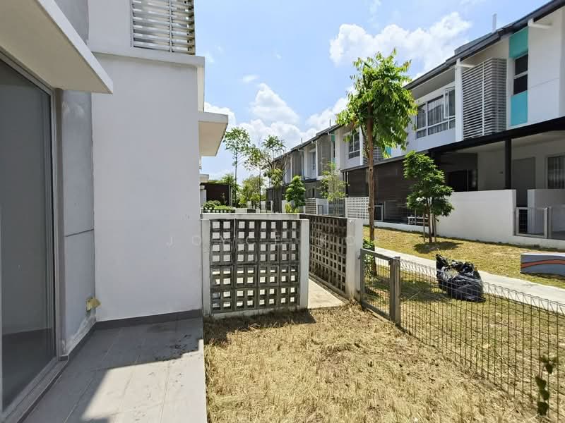 Rumah Teres 3 Tingkat untuk Dijual di Tanjong Duabelas (Selangor) - Joyce Kok - Exterior - PropertyGuru.com.my