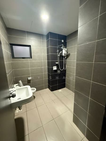 Condominium for Rent at The Henge - HY Sham - Bathroom - PropertyGuru.com.my