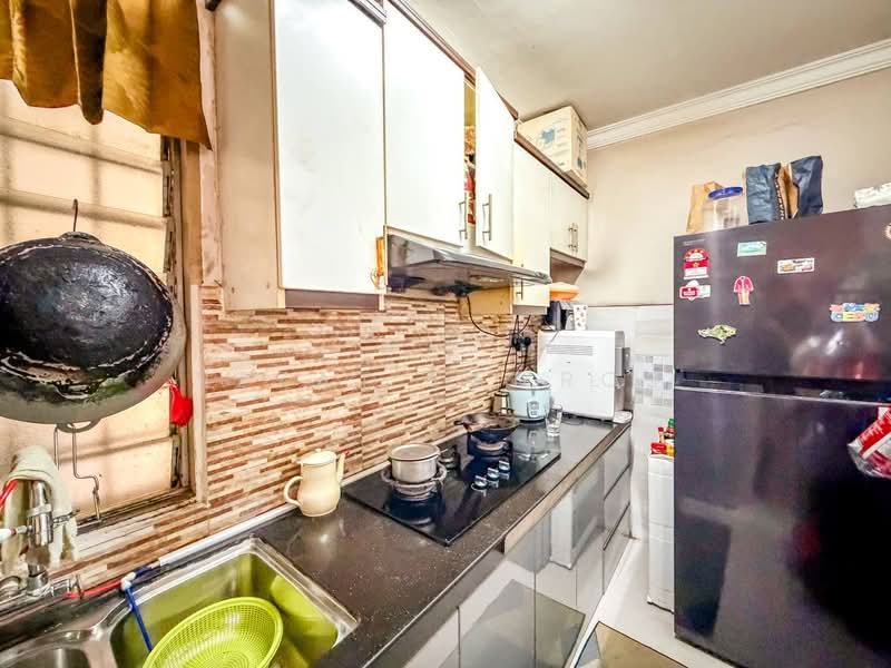 Pangsapuri untuk Dijual di Mutiara Apartment - Izzat Zamros - PropertyGuru.com.my
