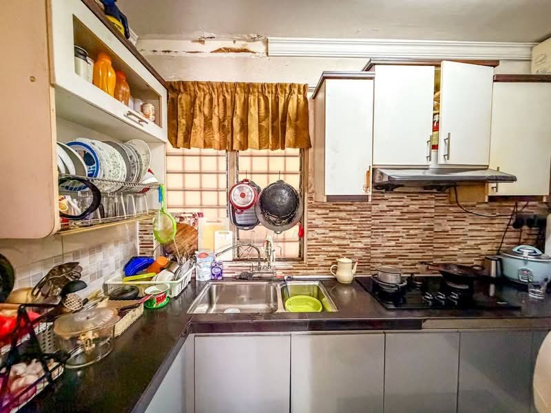 Pangsapuri untuk Dijual di Mutiara Apartment - Izzat Zamros - PropertyGuru.com.my