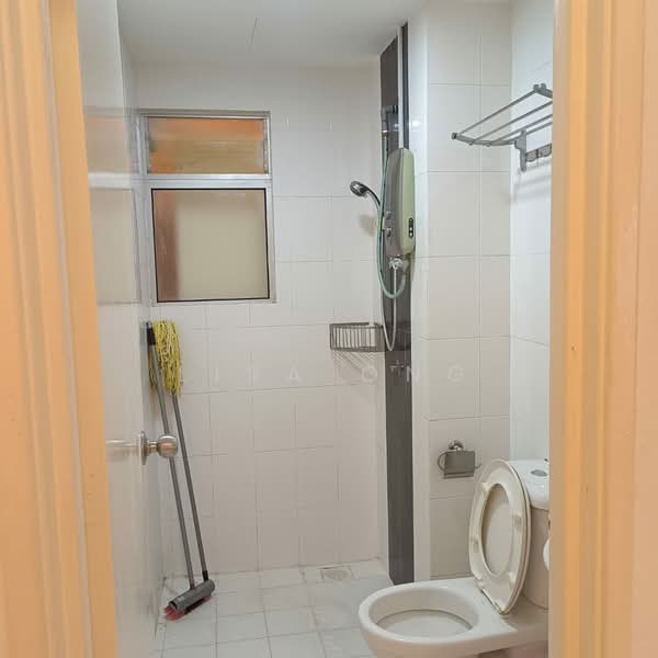 Condominium for Rent at Plaza Menjalara - Lisa Ong - Bathroom - PropertyGuru.com.my