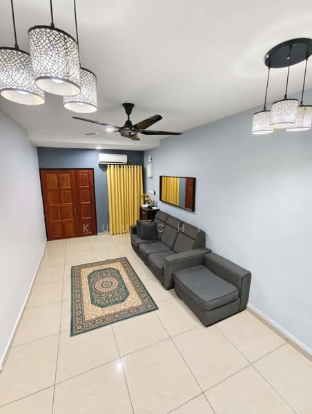 1-storey Terraced House for Sale in Taman Gelang Emas (Gelang Patah) - Kuu Chin - Living Room - PropertyGuru.com.my