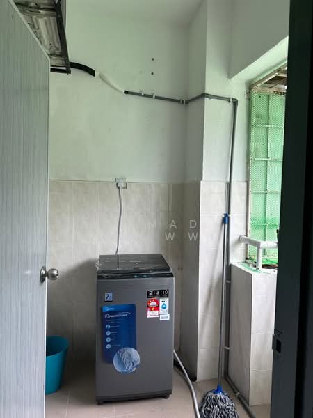 Condominium for Rent at Meadow Park 3 - Ahmad Sharqawwi Abdul Kapor - Balcony - PropertyGuru.com.my