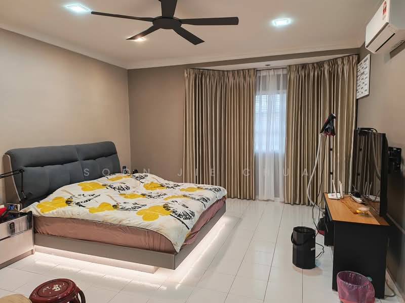 2.5-storey Terraced House for Sale in Taman Buana Perdana (Petaling Jaya) - Soon Jie Chua - Bedroom - PropertyGuru.com.my