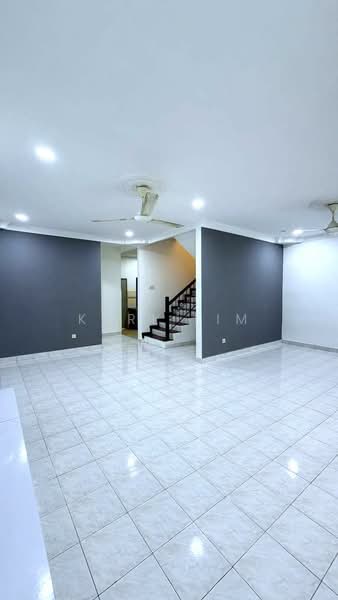 Rumah Teres 2 Tingkat untuk Dijual di Taman Mutiara Rini (Skudai) - Karl Lim - Living Room - PropertyGuru.com.my