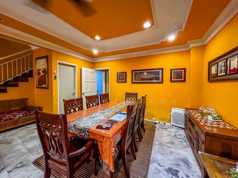 2.5-storey Terraced House for Sale in Taman Equine (Seri Kembangan) - Izzat Zamros - PropertyGuru.com.my