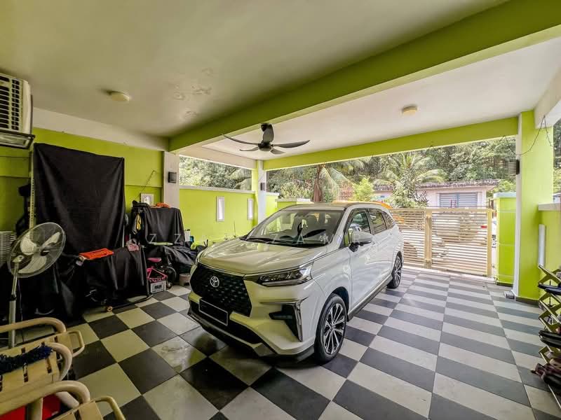 2.5-storey Terraced House for Sale in Taman Equine (Seri Kembangan) - Izzat Zamros - PropertyGuru.com.my