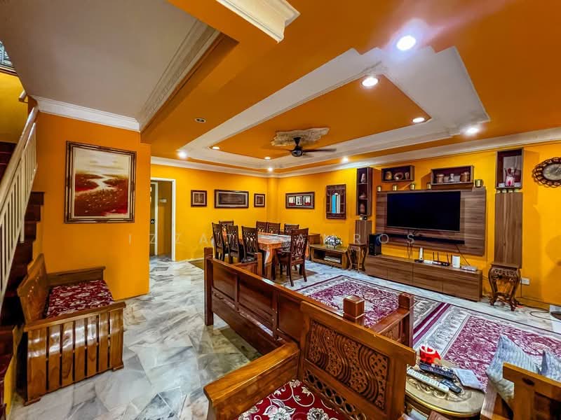 2.5-storey Terraced House for Sale in Taman Equine (Seri Kembangan) - Izzat Zamros - PropertyGuru.com.my
