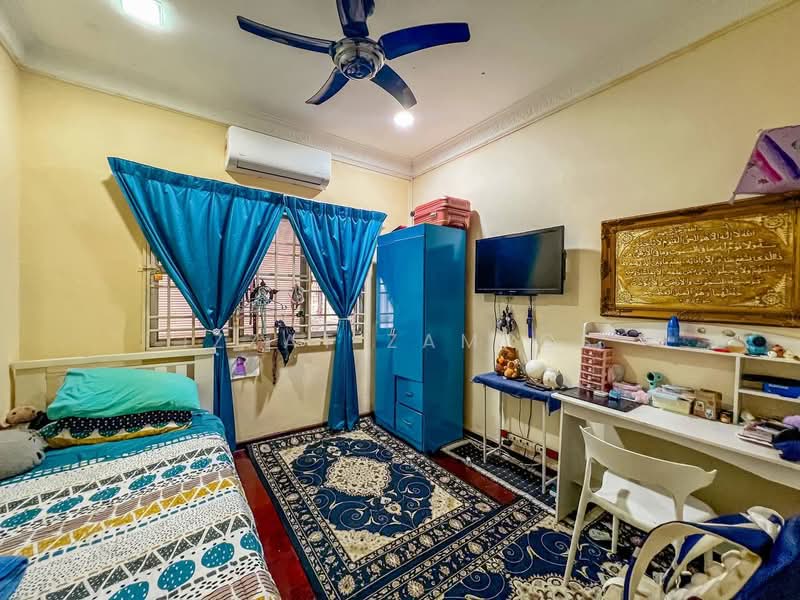 2.5-storey Terraced House for Sale in Taman Equine (Seri Kembangan) - Izzat Zamros - PropertyGuru.com.my