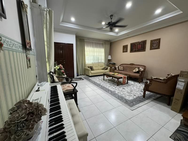 2-storey Terraced House for Sale in Taman Impian Emas (Skudai) - Jason Tan - Living Room - PropertyGuru.com.my