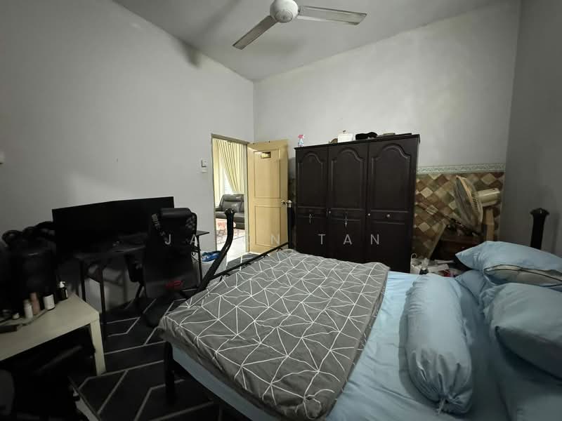 2-storey Terraced House for Sale in Taman Impian Emas (Skudai) - Jason Tan - Bedroom - PropertyGuru.com.my