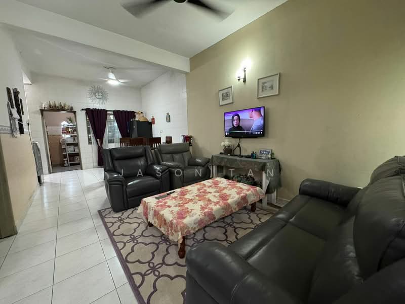 2-storey Terraced House for Sale in Taman Impian Emas (Skudai) - Jason Tan - Living Room - PropertyGuru.com.my