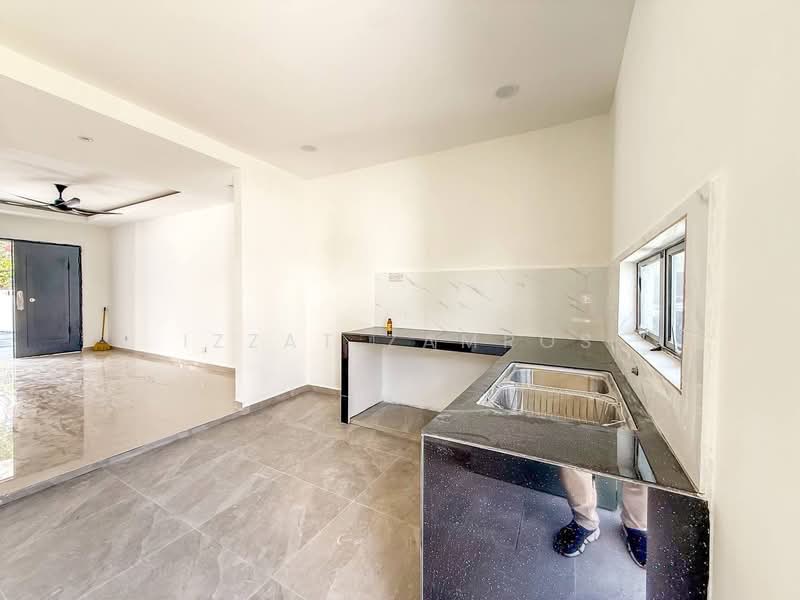 2-storey Terraced House for Sale in Bukit Sentosa (Rawang) - Izzat Zamros - PropertyGuru.com.my