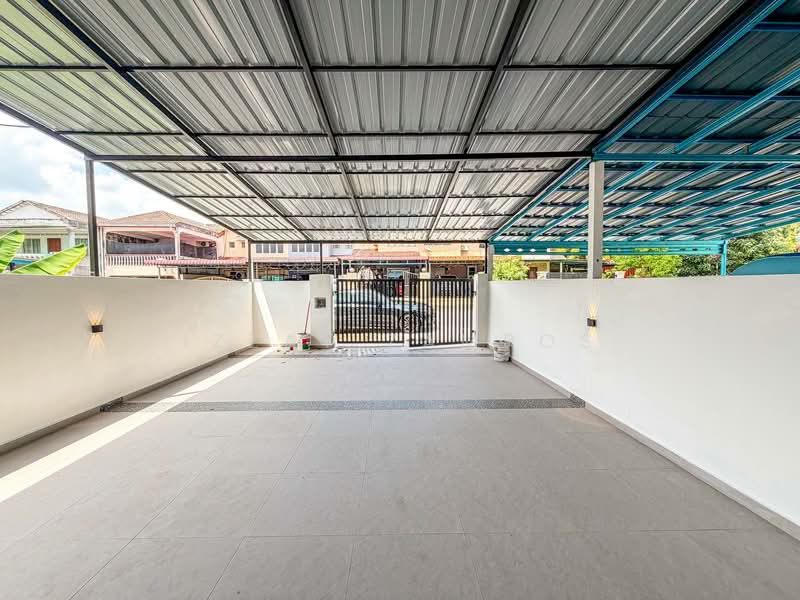 2-storey Terraced House for Sale in Bukit Sentosa (Rawang) - Izzat Zamros - Exterior - PropertyGuru.com.my
