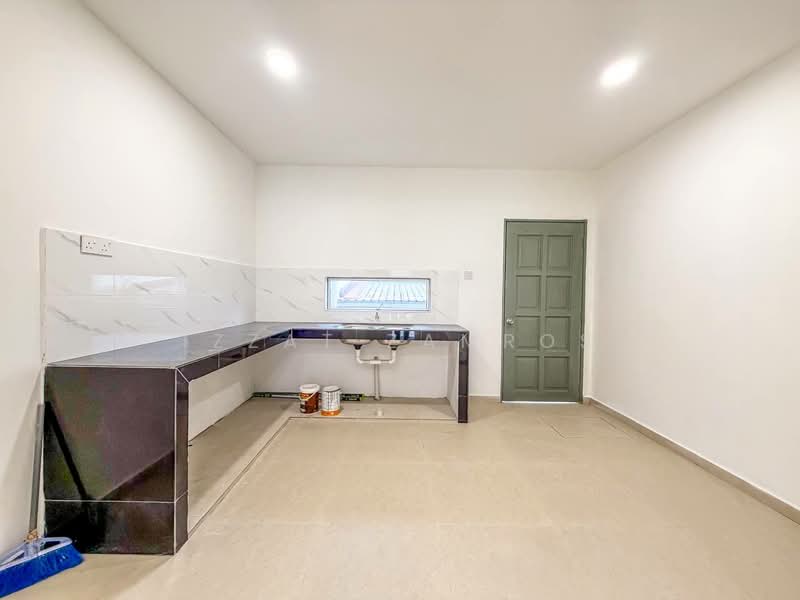 2-storey Terraced House for Sale in Bukit Sentosa (Rawang) - Izzat Zamros - Kitchen - PropertyGuru.com.my