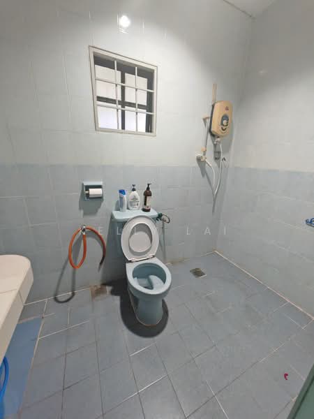 Rumah Teres 2 Tingkat untuk Dijual di Taman Bukit Maluri (Kepong) - Kelly Lai - Bathroom - PropertyGuru.com.my