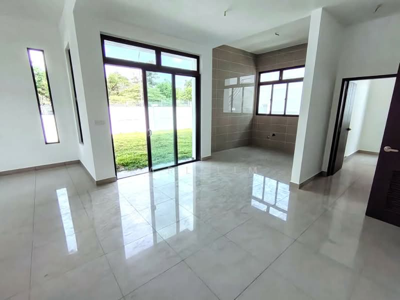 2-storey Terraced House for Sale in Taman Pelangi Indah (Ulu Tiram) - Karl Lim - Living Room - PropertyGuru.com.my