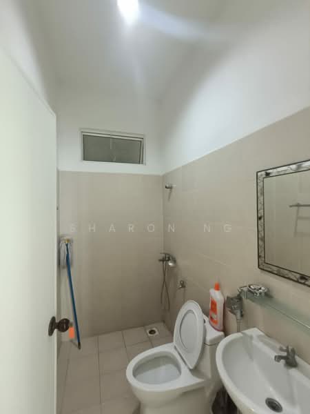 Rumah Berkembar untuk Dijual di Taman Amira (Iskandar Puteri (Nusajaya)) - Sharon Ng - Bathroom - PropertyGuru.com.my