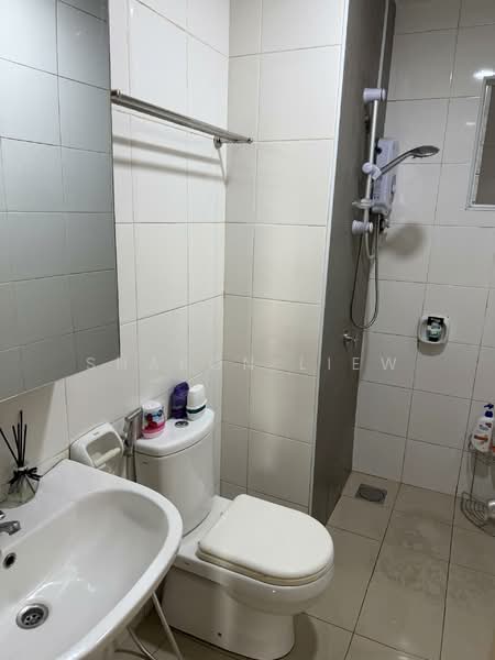 Servis Apartment untuk Disewa di M Suites - Sharon Liew - Bathroom - PropertyGuru.com.my