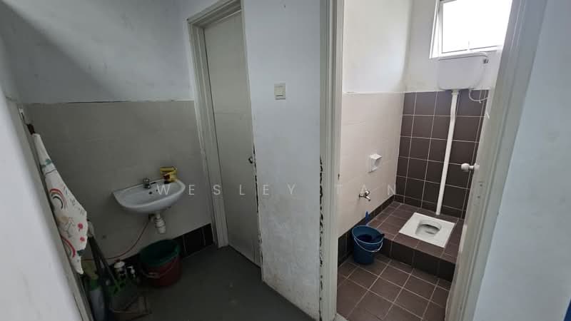Shop for Rent in Taman 1 Lagenda (Bukit Baru) - Wesley Tan - Bathroom - PropertyGuru.com.my