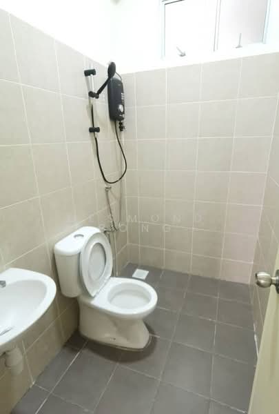 Pangsapuri untuk Disewa di Seri Molek Perdana - Desmond Bong - Bathroom - PropertyGuru.com.my