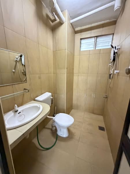 Pangsapuri untuk Disewa di Idaman Senibong - Louis Tan - Bathroom - PropertyGuru.com.my