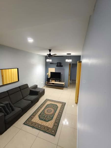 1-storey Terraced House for Sale in Taman Gelang Emas (Gelang Patah) - Jayden Neo - Living Room - PropertyGuru.com.my
