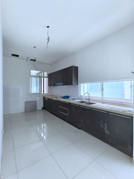 Semi-Detached House for Sale in Taman Seri Austin (Tebrau) - Karl Lim - Kitchen - PropertyGuru.com.my