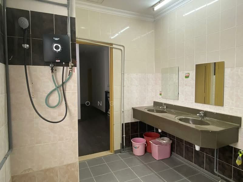 Condominium for Rent at Vista Komanwel B - Chong De Yi - Bathroom - PropertyGuru.com.my