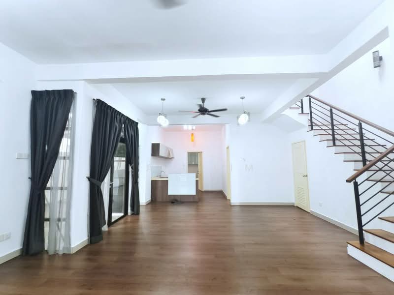 Cluster House for Sale in Taman Adda Heights (Tebrau) - Karl Lim - Living Room - PropertyGuru.com.my