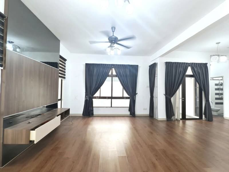 Cluster House for Sale in Taman Adda Heights (Tebrau) - Karl Lim - Living Room - PropertyGuru.com.my
