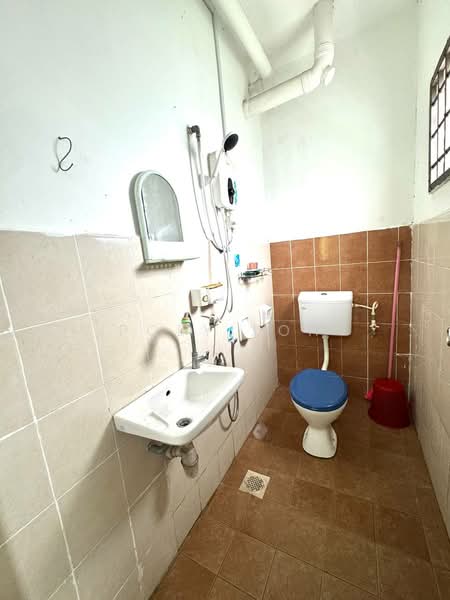 Pangsapuri untuk Disewa di Taman Larkin Idaman Plot C - Poey Loh - Bathroom - PropertyGuru.com.my
